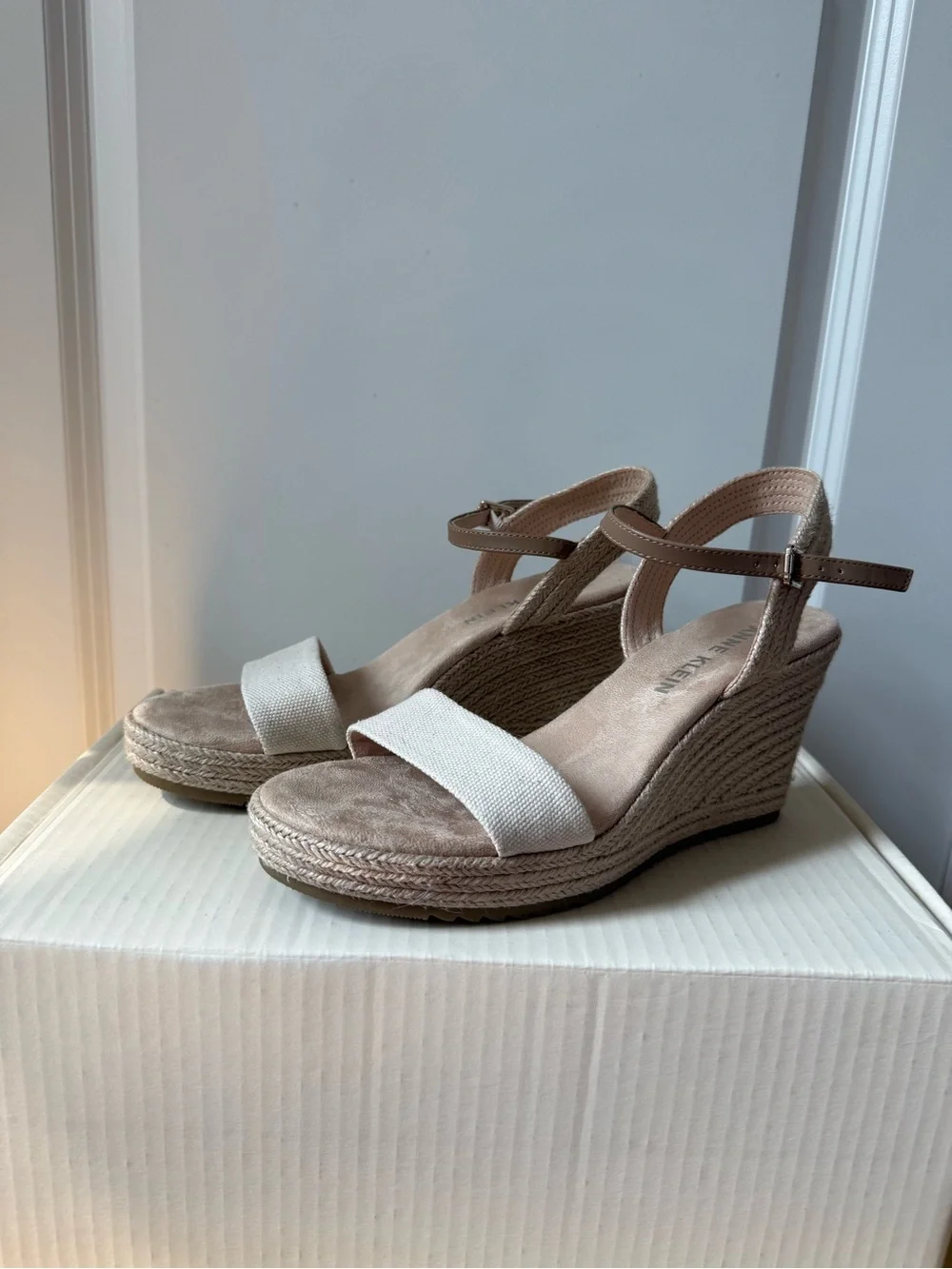 Anne Klein Wylie wedge sandals | Cream | Size 8.5